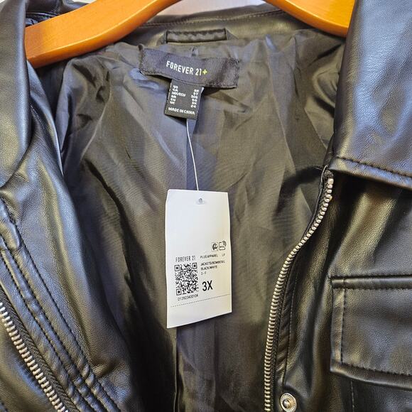 Forever 21+ Black and White Faux Leather Jacket Size 3X NWT Stars Casual Goth - Picture 7 of 12
